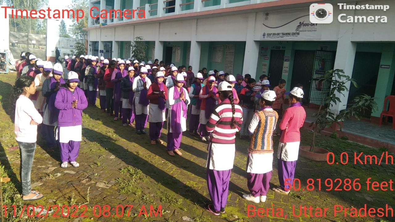 DDU-GKY Fashion Designing group activity